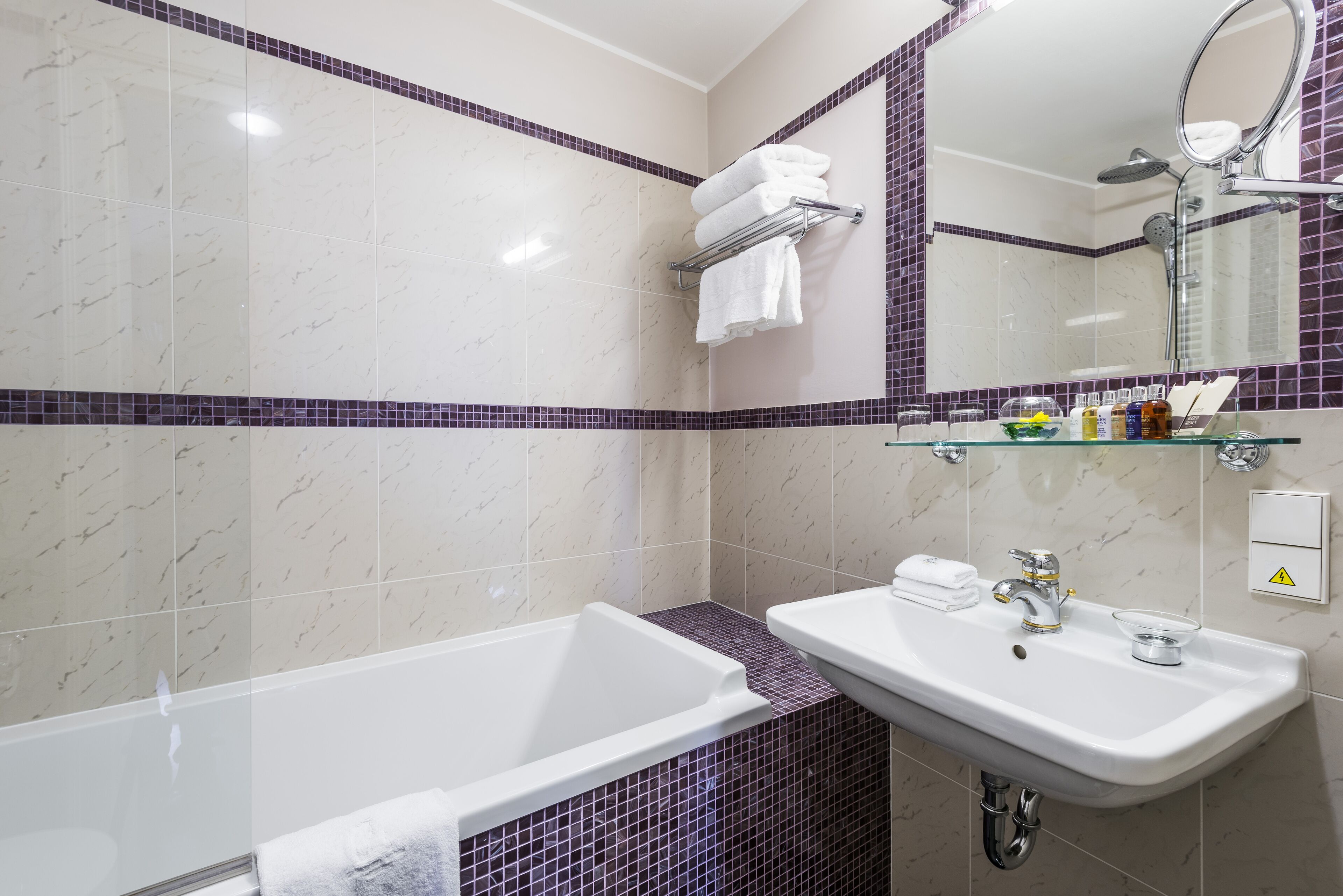 Foto - Golden Well Hotel