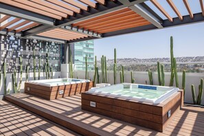 Bain à remous extérieur