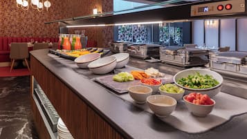 Desayuno buffet todos los días (con cargo)