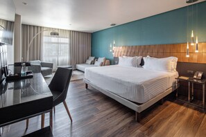 Junior Suite, Multiple Beds