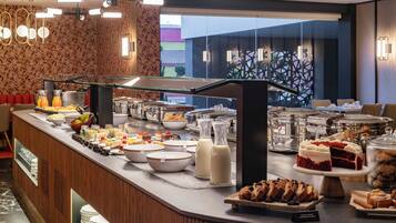 Desayuno buffet todos los días (con cargo)