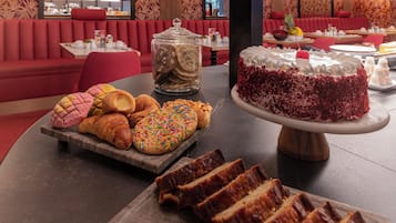 Comida y bebida