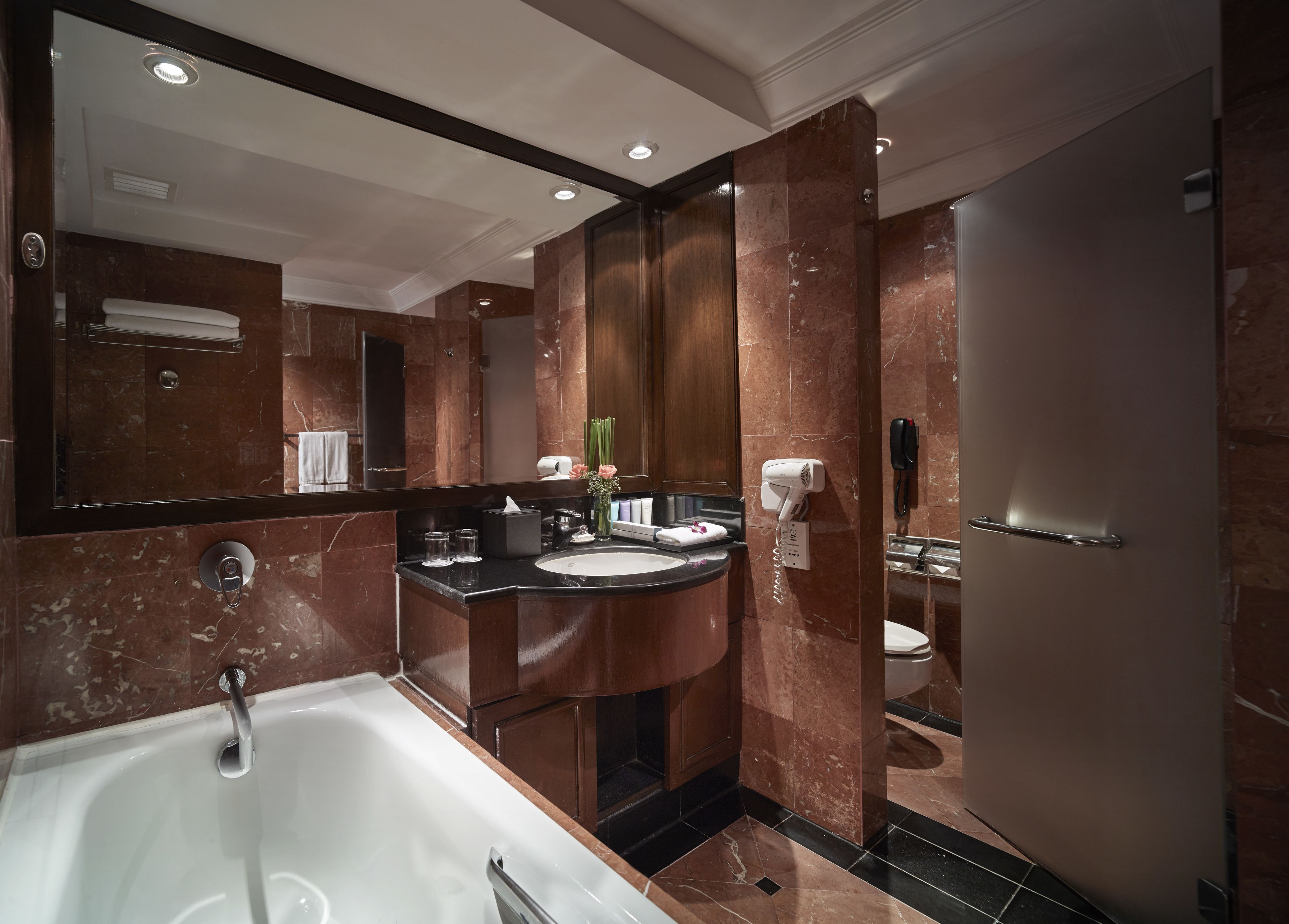 classic premier suite | in-room safe, individually furnished, desk, laptop workspace