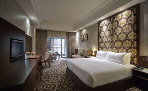 Deluxe Classic Balcony | In-room safe, individually furnished, desk, laptop workspace