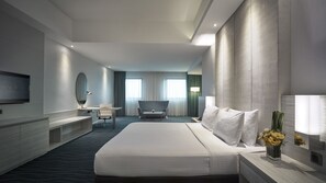 Deluxe Room | In-room safe, individually furnished, desk, laptop workspace