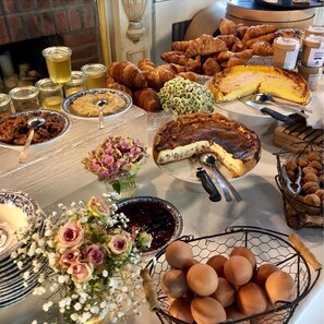 Morgenmadsbuffet hver dag (25 EUR pr. person)