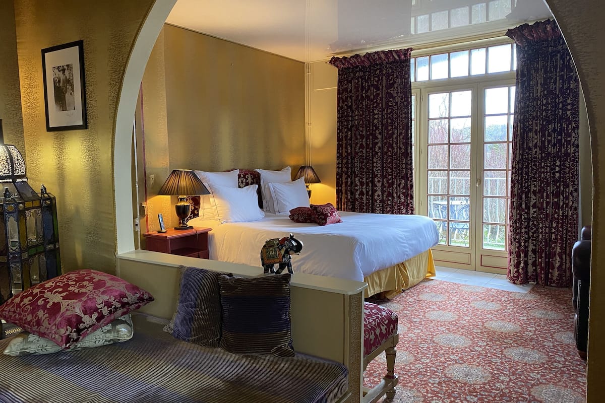 junior suite | premium bedding, in-room safe, desk, soundproofing