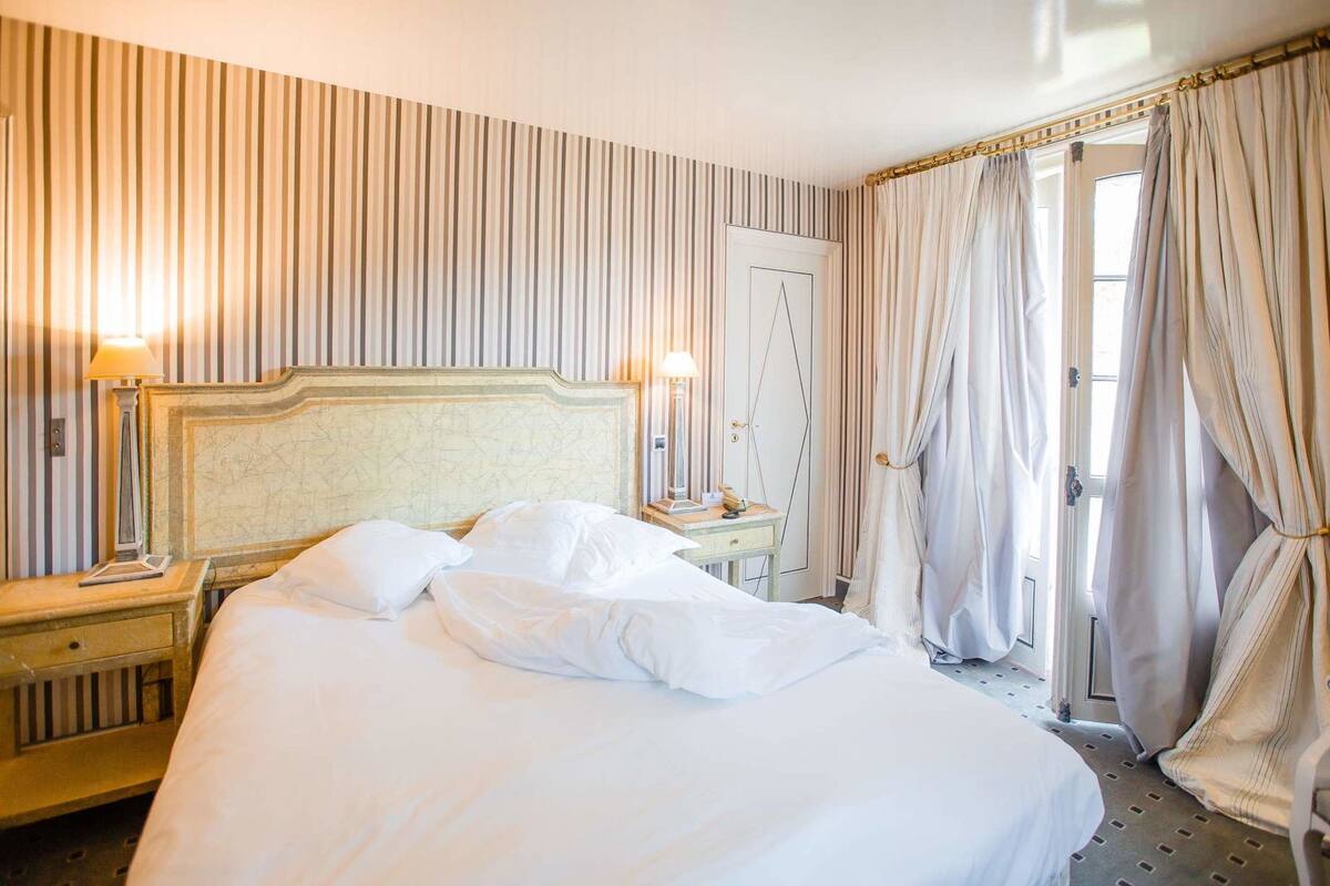 comfort double or twin room | premium bedding, in-room safe, desk, soundproofing