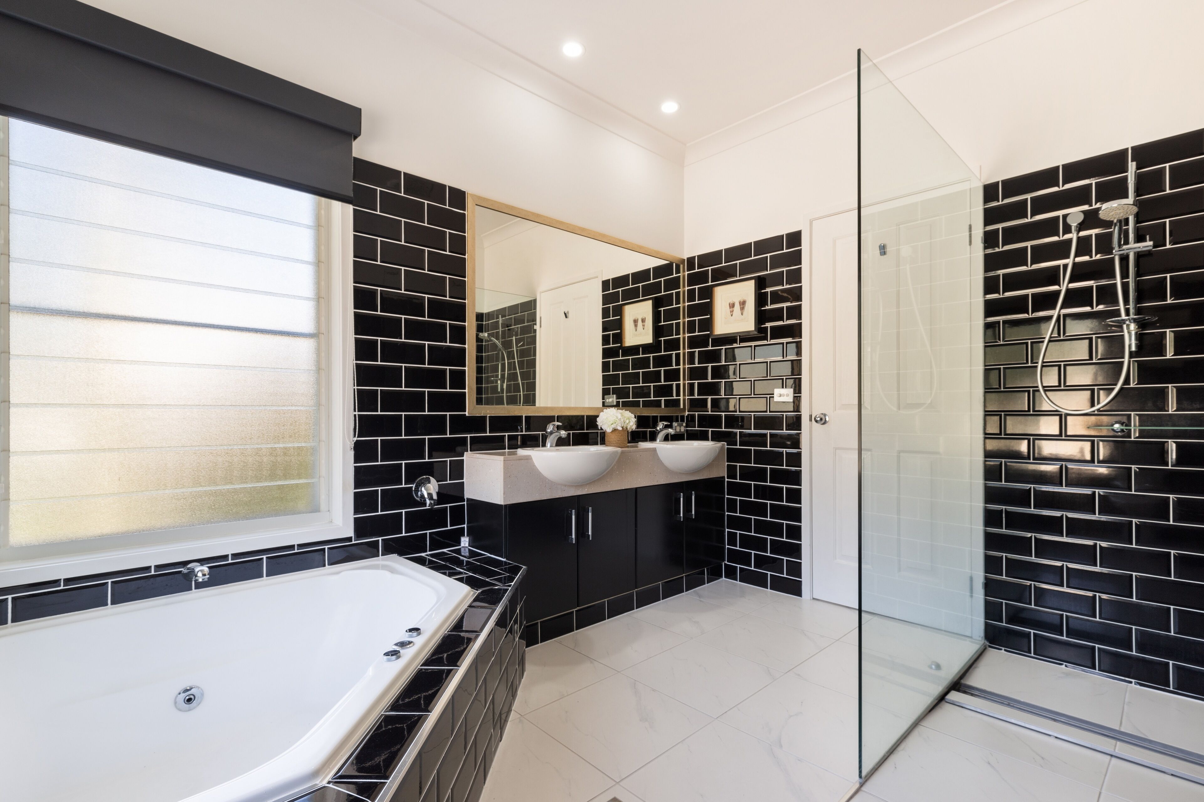 villa palmier | bathroom | hair dryer, towels, soap, shampoo