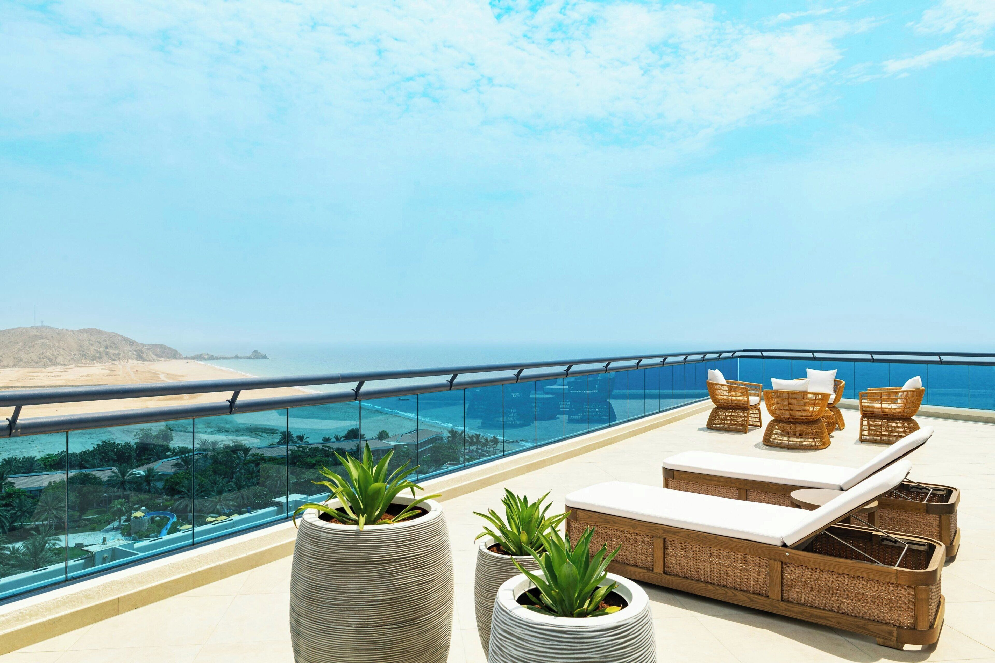 Premium bedding, pillow-top beds, minibar, in-room safe