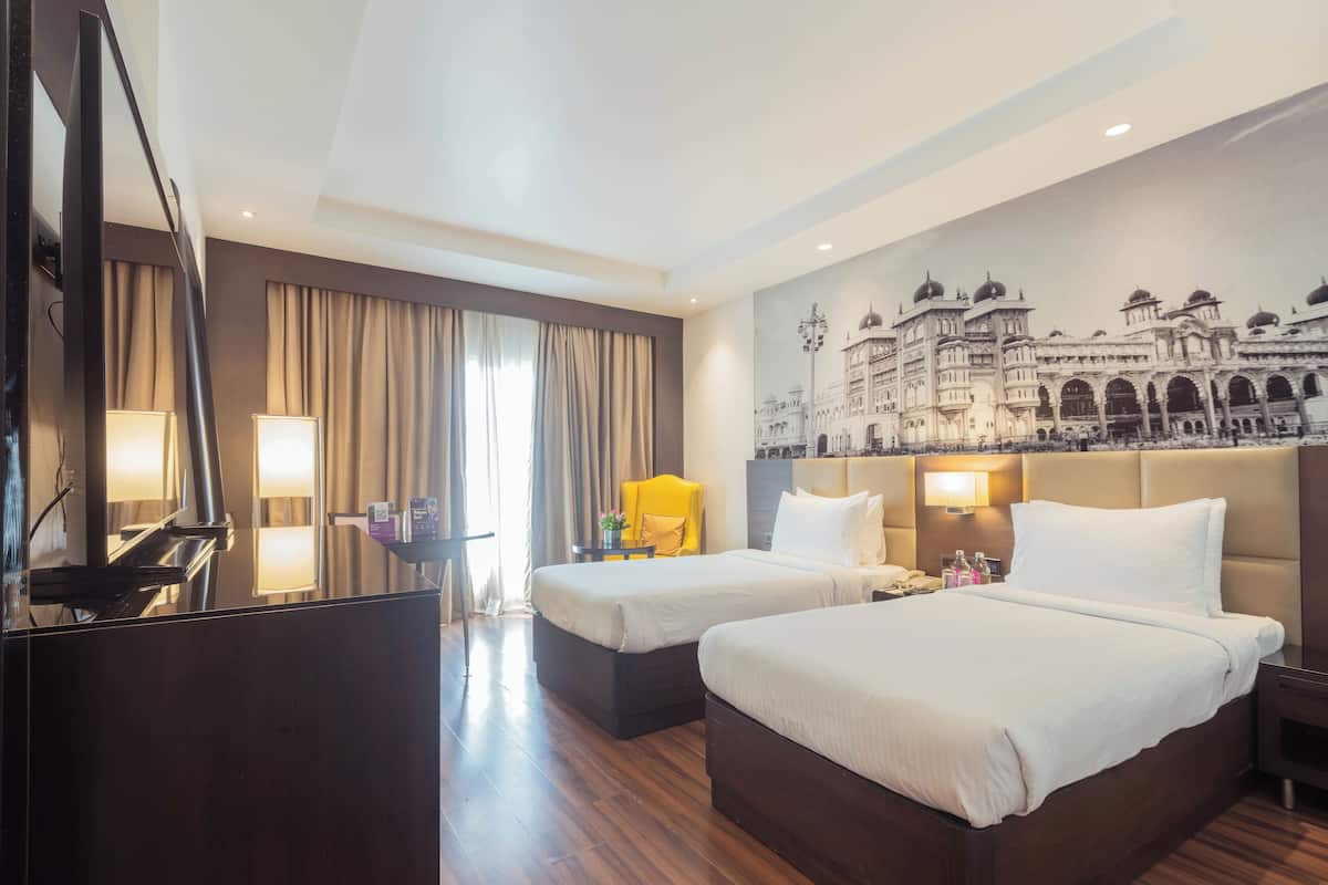 1 bedroom, memory-foam beds, minibar, in-room safe