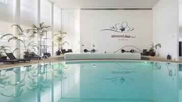 Espace de soins pour les couples, sauna, bain Ă remous, hammam, hammam