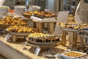 Dagelijks ontbijtbuffet inbegrepen