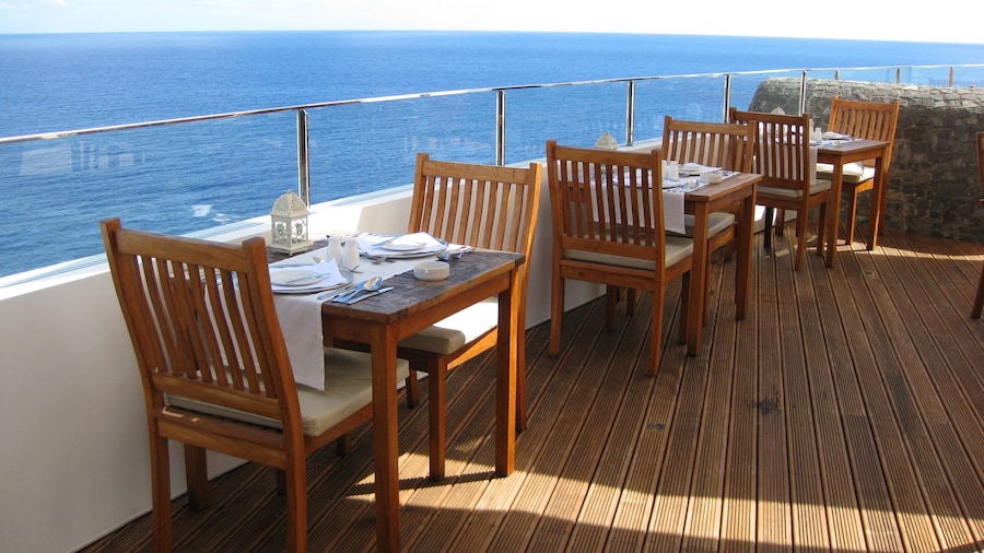 Madeira Regency Cliff