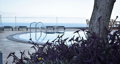 Madeira Regency Cliff