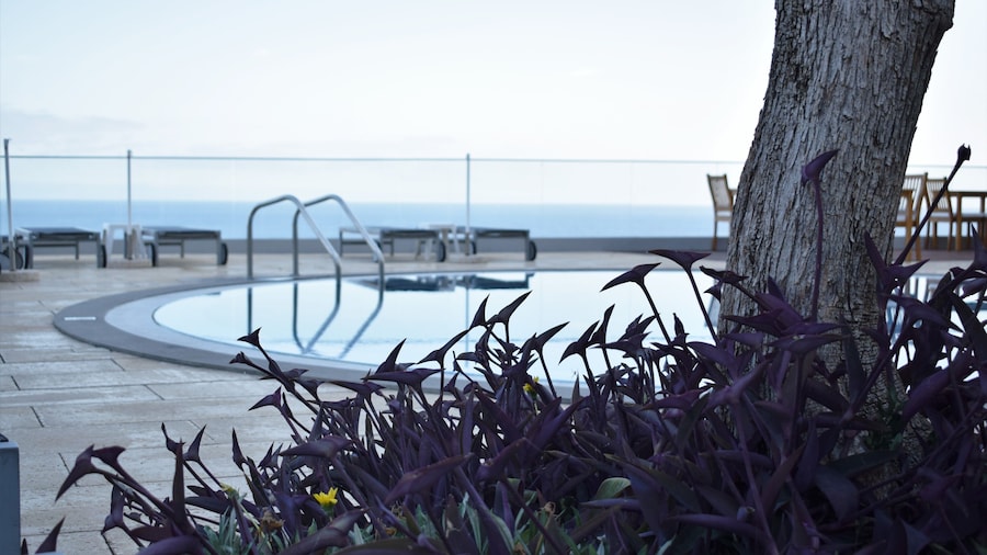 Madeira Regency Cliff