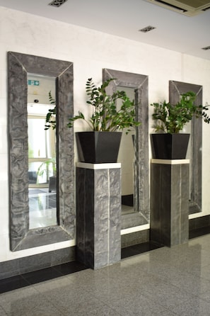 Interior entrance - Madeira Regency Cliff (Funchal)