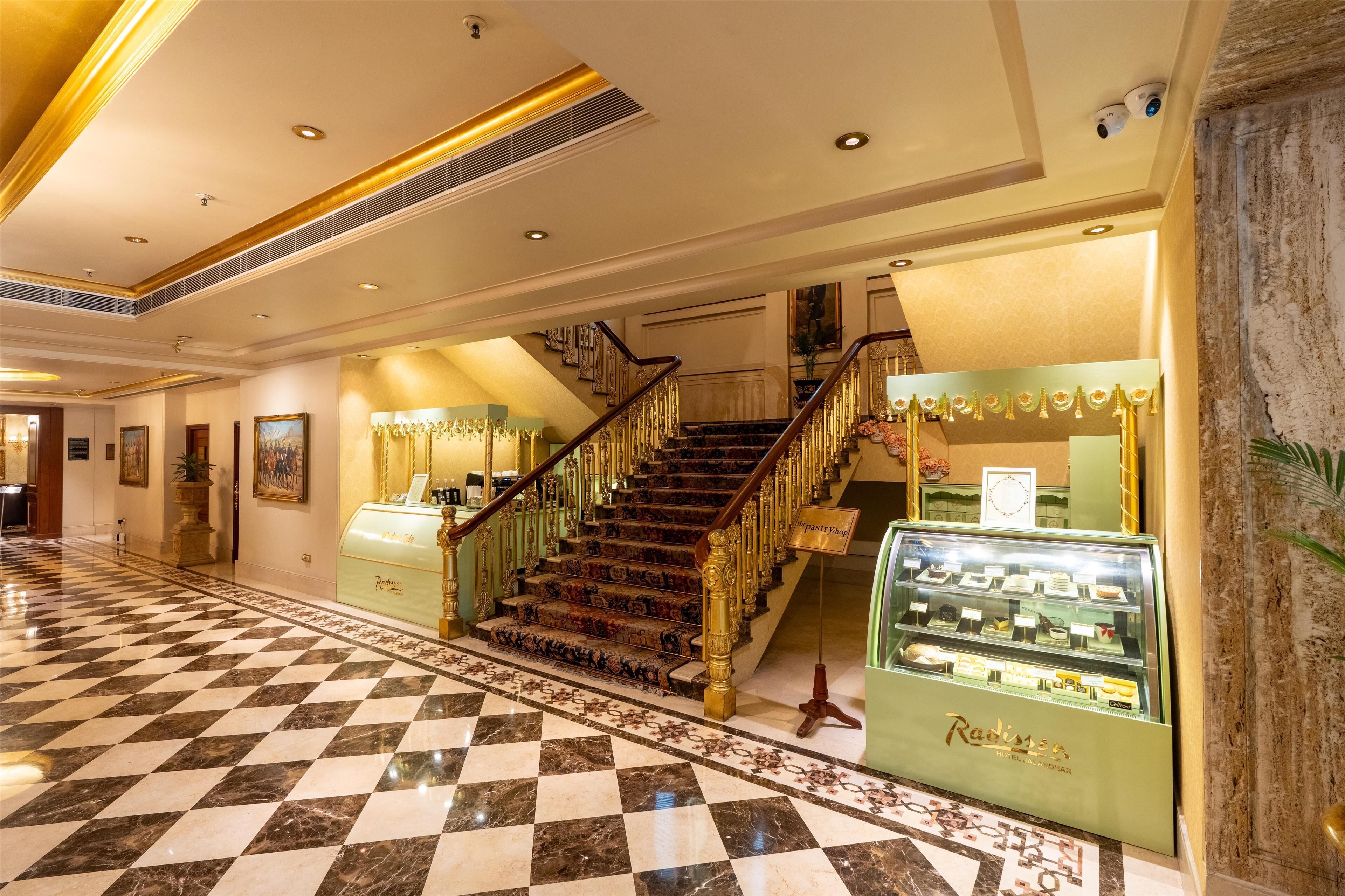 3 restaurants, breakfast, lunch, dinner served; Asian cuisine 