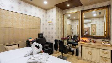 Ruang perawatan pasangan, perawatan tubuh, dan pijat jaringan dalam