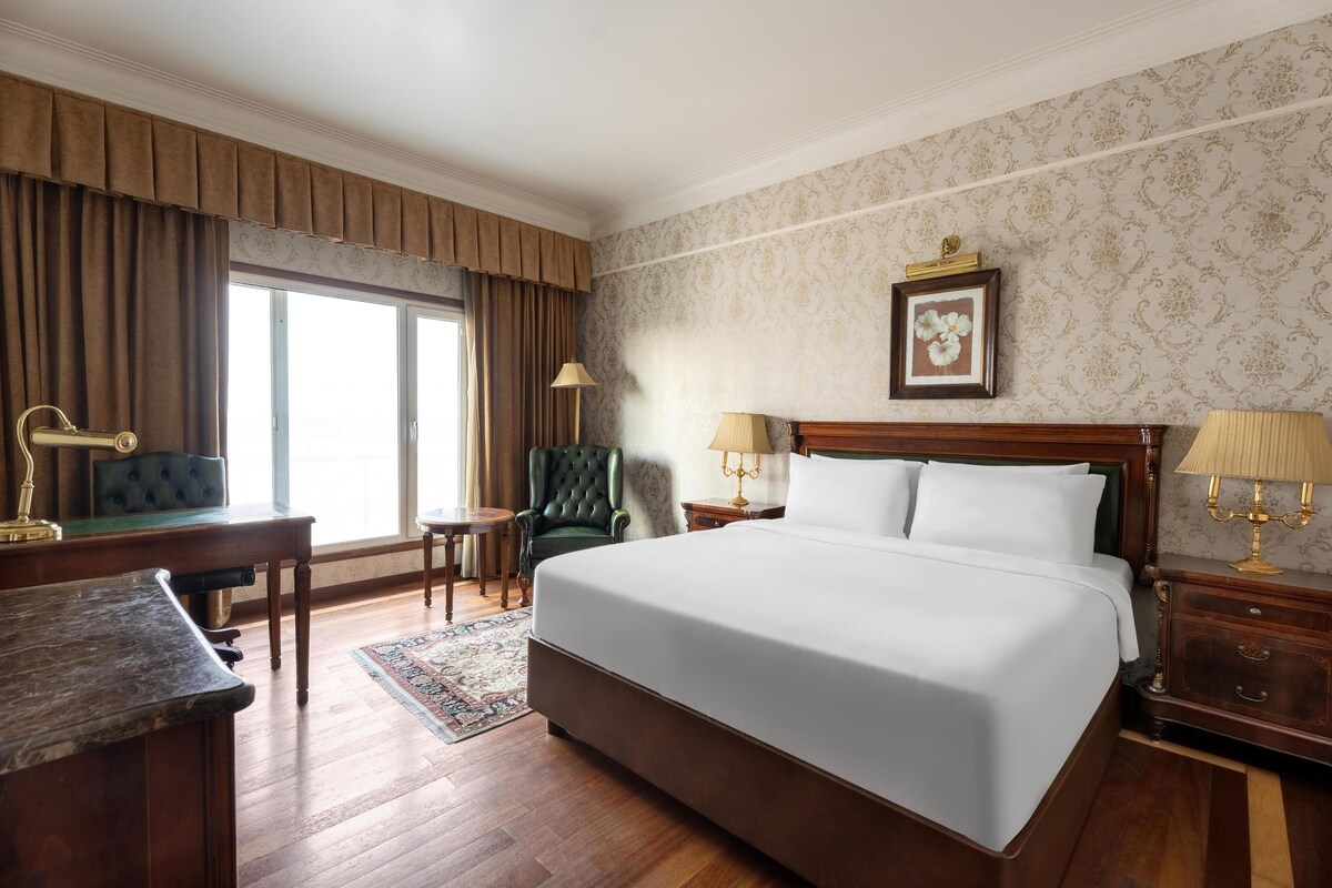 Standard Room | Premium bedding, pillowtop beds, minibar, in-room safe