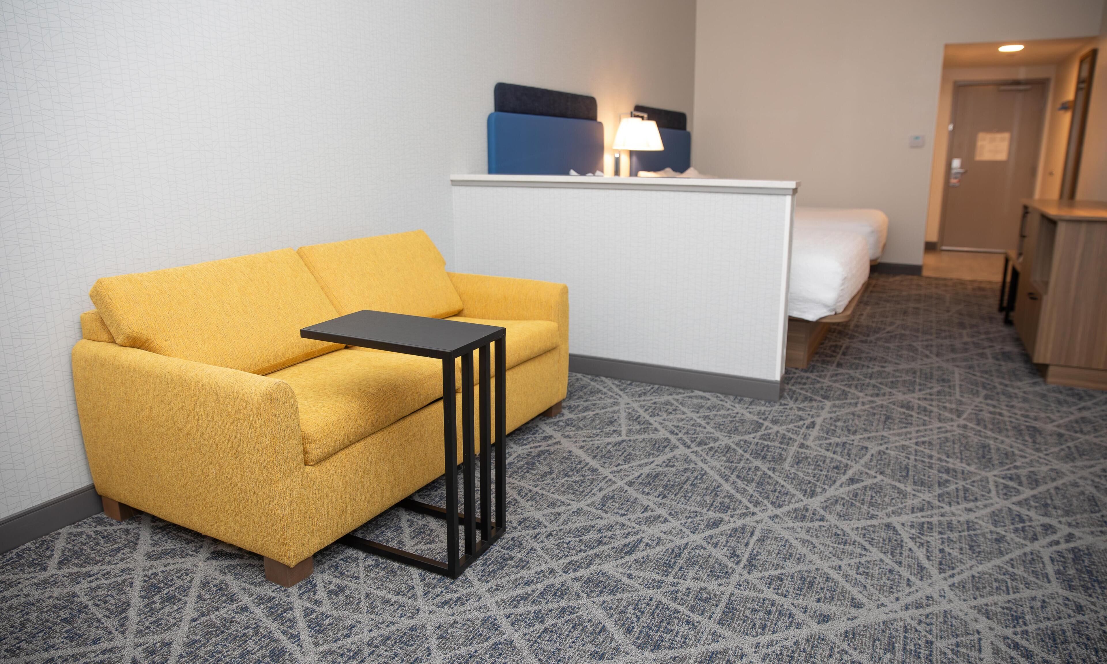 Suite, 2 Queen Beds, Non Smoking | Living area