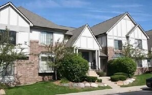 Front of property - Oakwood River Oaks North (Rochester)