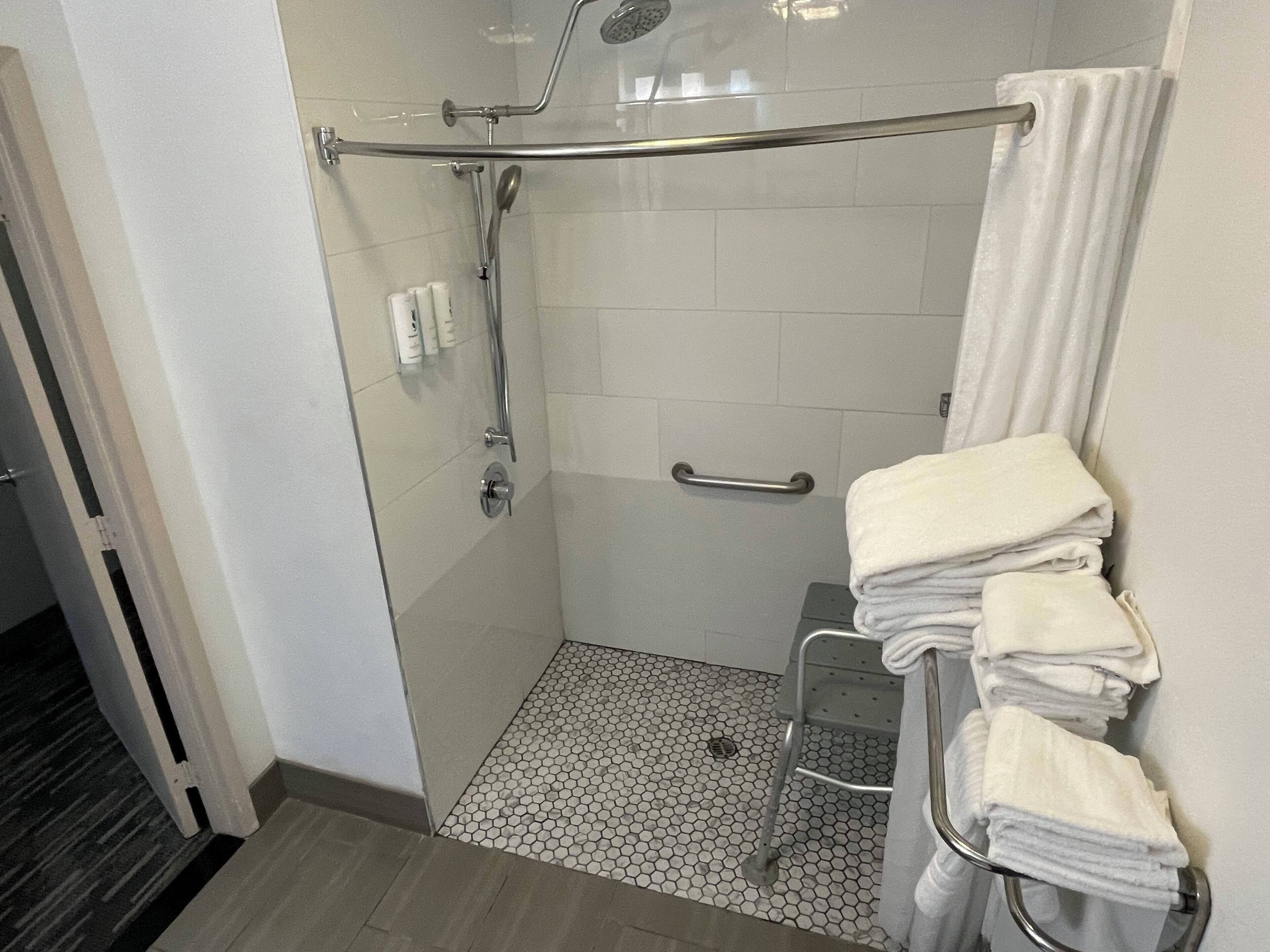 Photo - Country Inn & Suites by Radisson, Bakersfield, CA