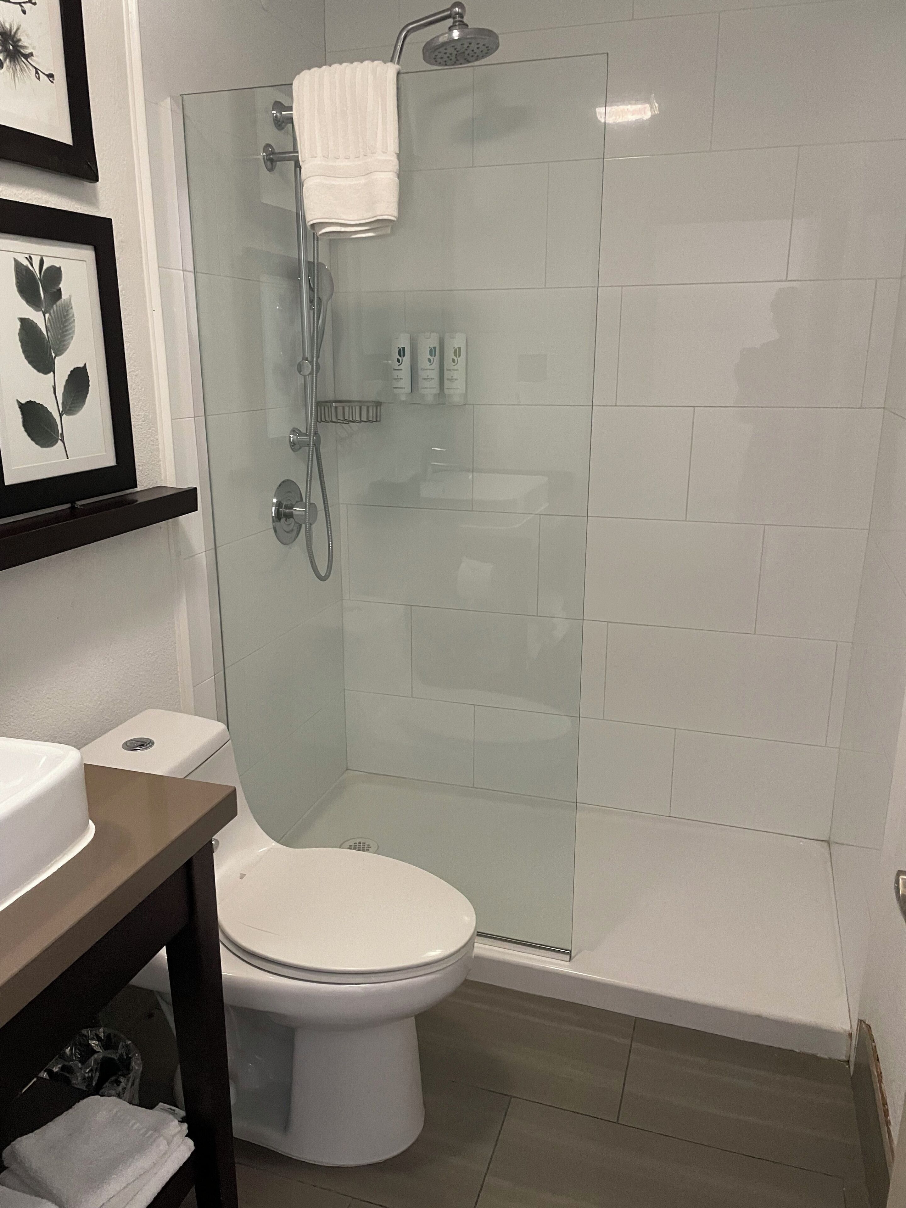 Photo - Country Inn & Suites by Radisson, Bakersfield, CA