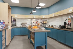 Free daily continental breakfast