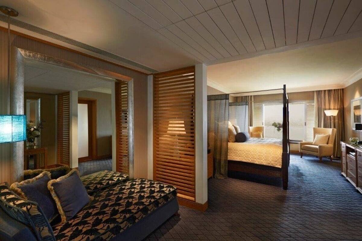Ropa de cama de alta calidad y minibar 