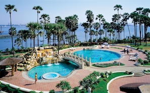 Outdoor pool, sun loungers