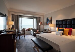 Rom, 1 kingsize-seng, sjøutsikt (Serene Infinity) | Sengetøy av topp kvalitet, minibar, safe på rommet og skrivebord