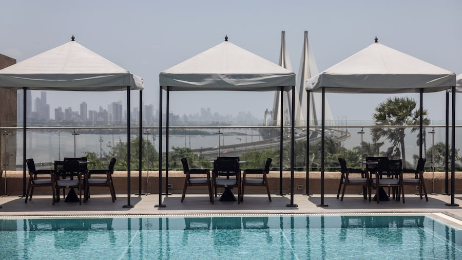 Taj Lands End