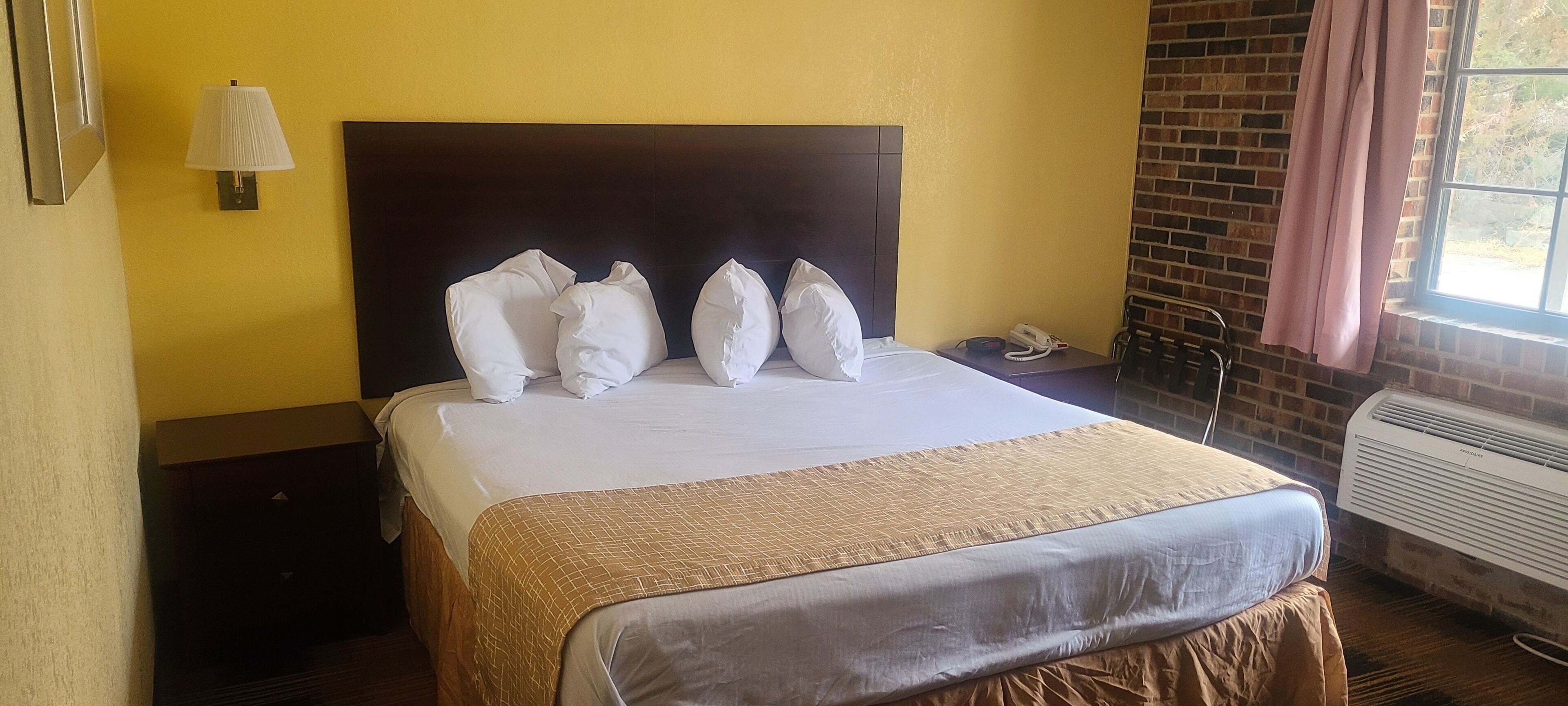 Bureau, accès au Wi-Fi (inclus), literie fournie