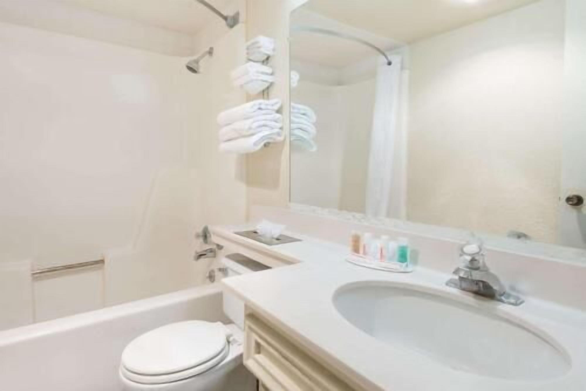 Salle de bain | Séchoir à cheveux, serviettes fournies