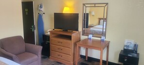 Standard Room, 1 King Bed, Smoking | Desk, free WiFi, bed sheets