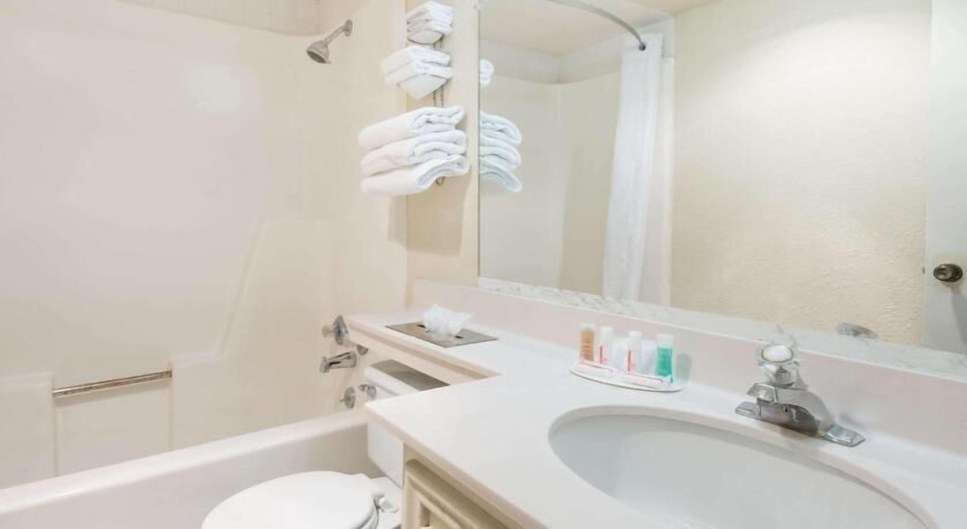 Bathroom | Hair dryer, towels