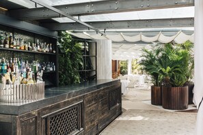 Bar (in der Unterkunft)