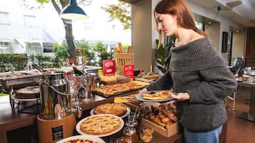 Colazione a buffet a pagamento, servita tutte le mattine