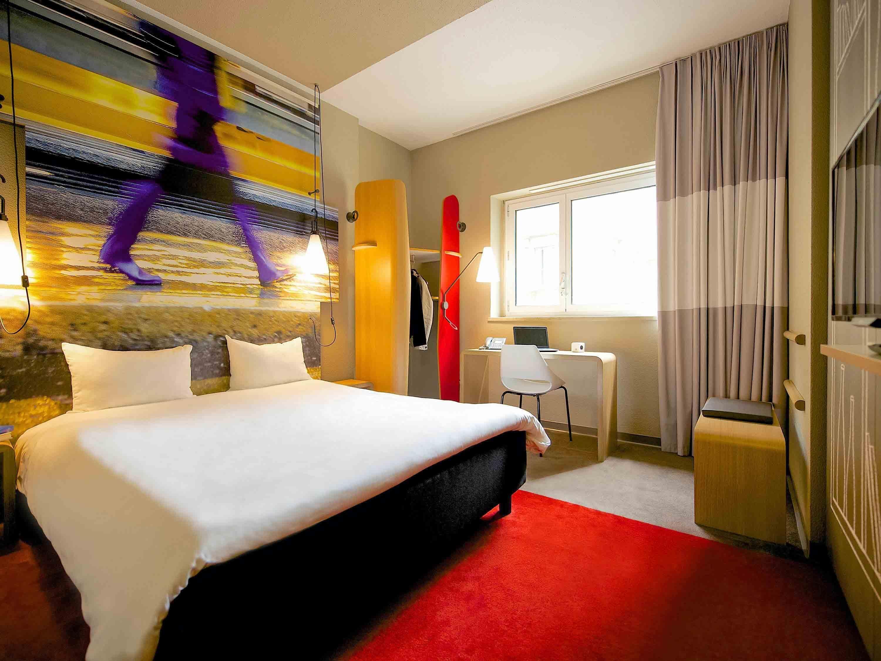 客房, 1 张双人床 | 客房内保险箱、特色家居、办公桌、笔记本电脑工作区