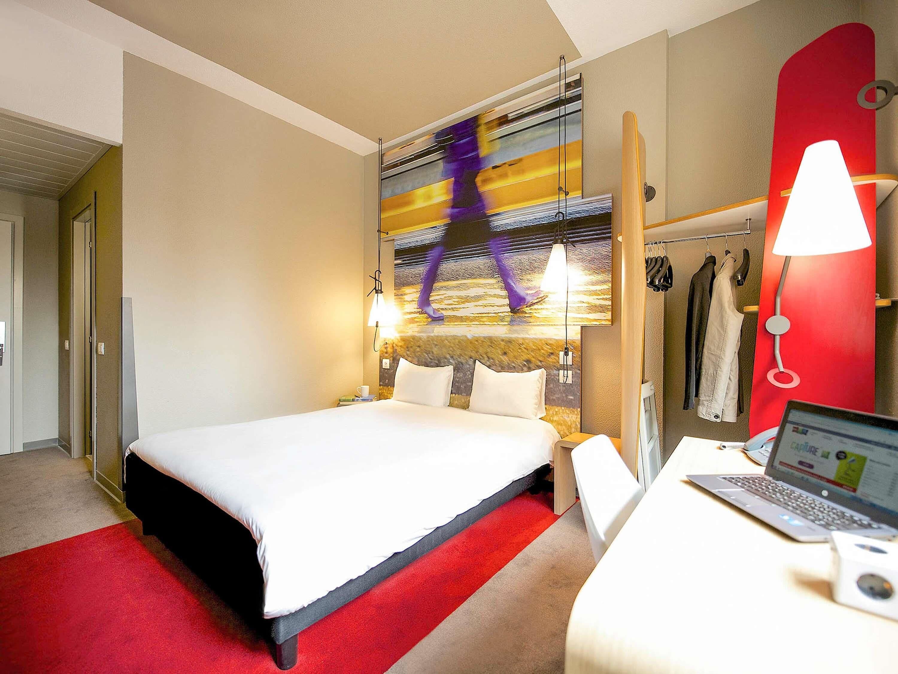 Room, 1 Double Bed | In-room safe, individually furnished, desk, laptop workspace