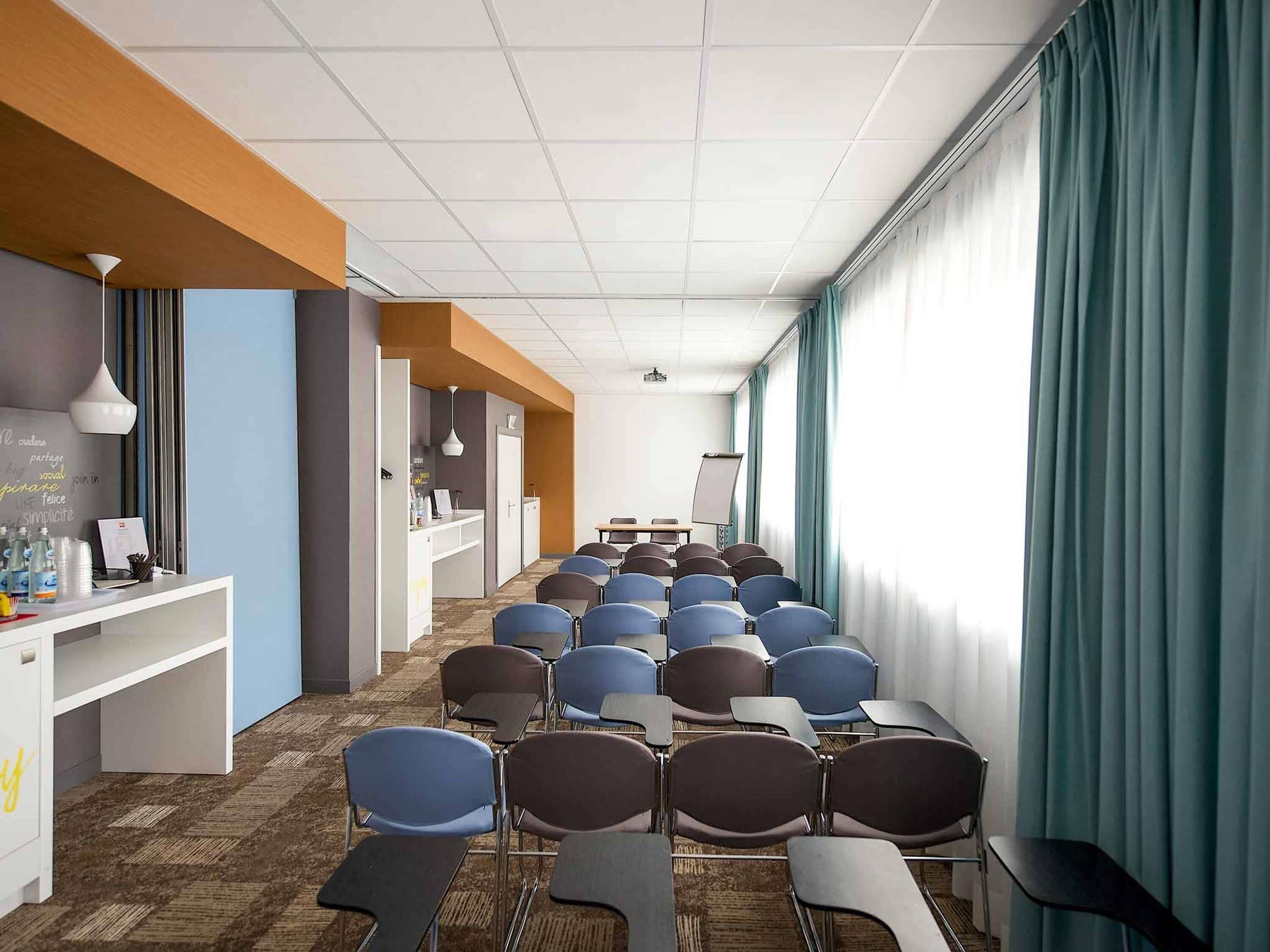 Meeting facility