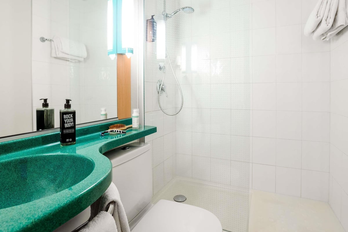 In-room safe, individually furnished, desk, laptop workspace