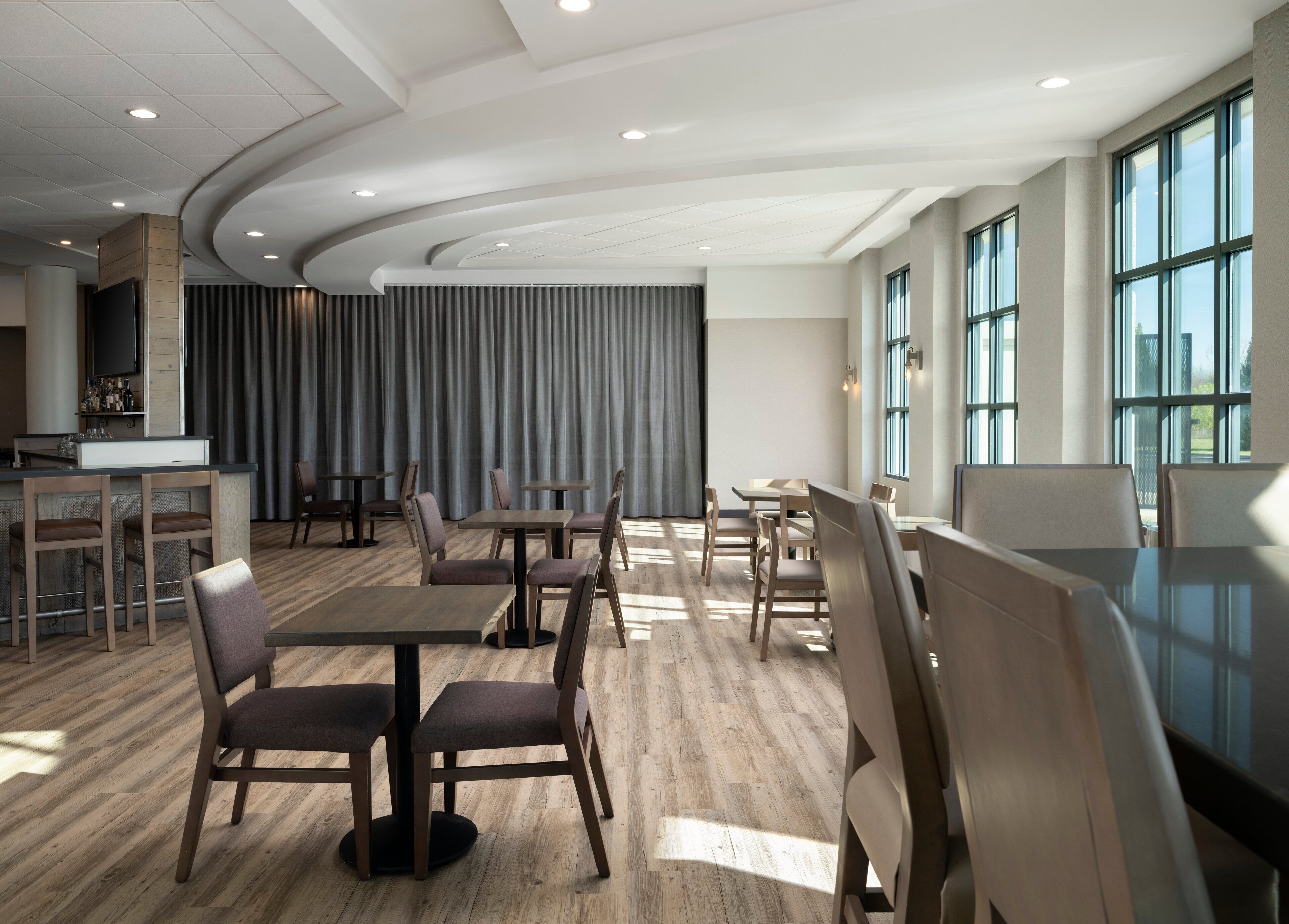 daily buffet breakfast (usd 8.95 per person)