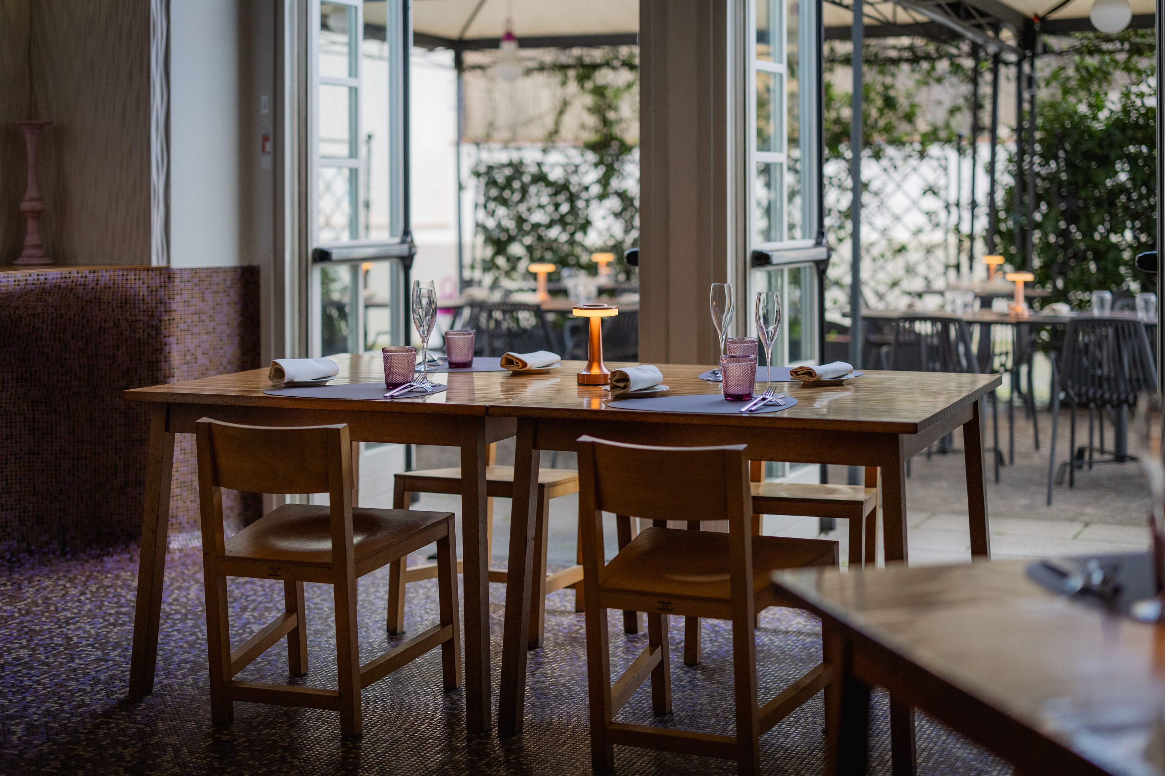 daily continental breakfast (eur 14 per person)