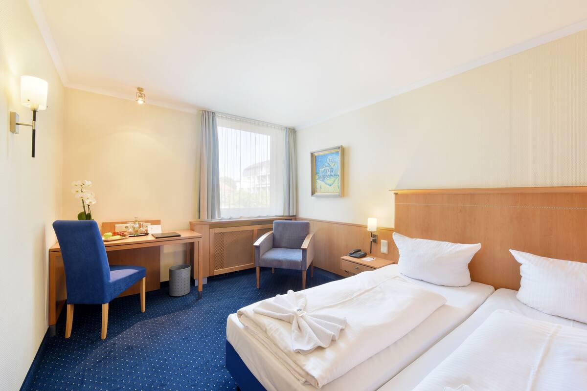 Standard Single Room | Hypo-allergenic bedding available, minibar, in-room safe, desk