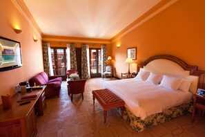 Internet, alarm clocks - Hacienda La Boticaria Sevilla (Alcala de Guadaira)