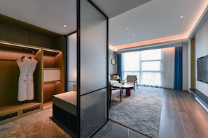 Premium bedding, minibar, in-room safe, desk
