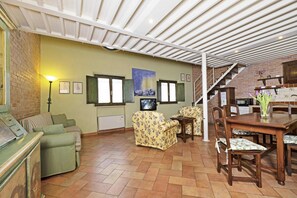 Apartment, 1 Bedroom | Living area