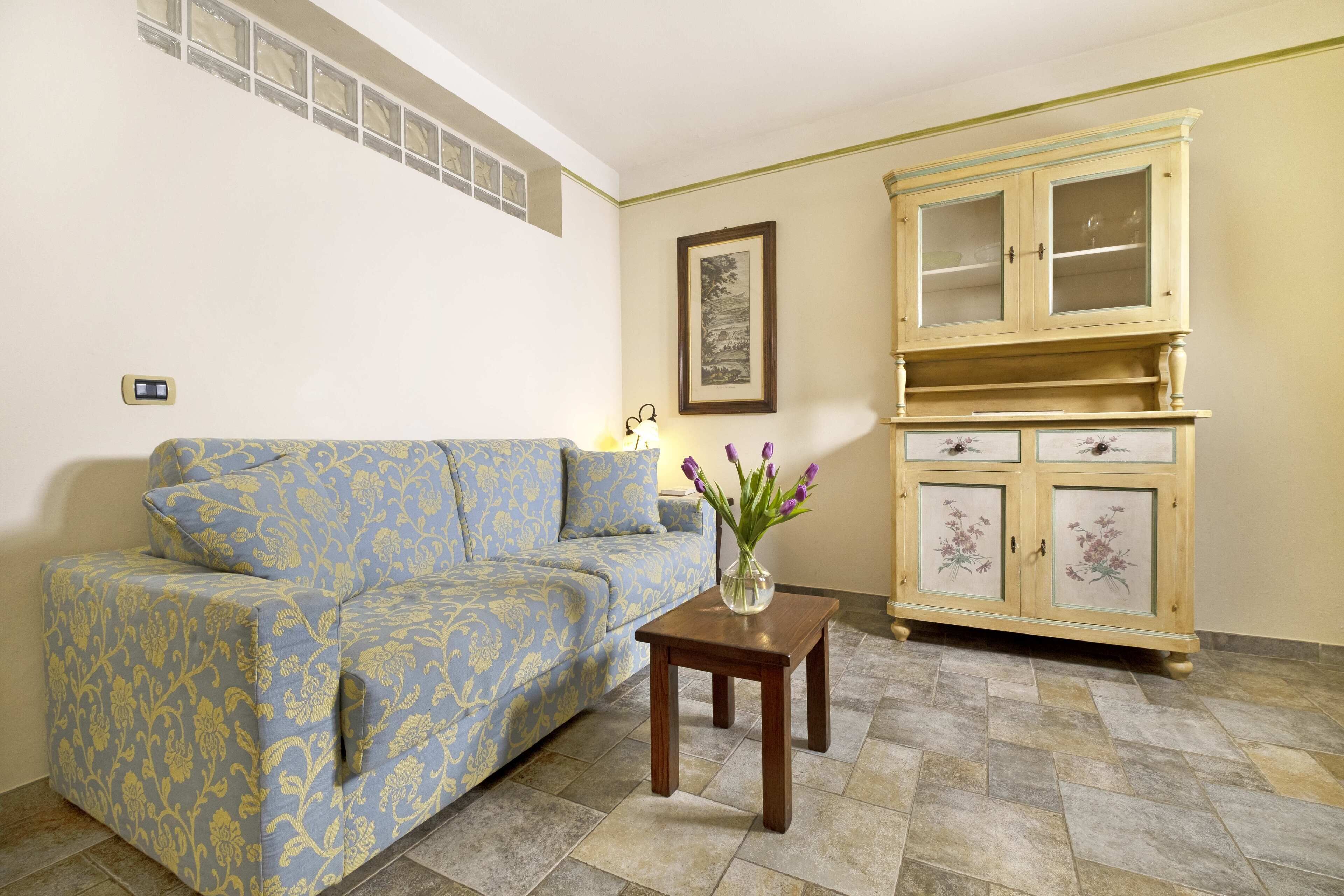 apartment, 1 bedroom | living area | 40-cm lcd tv with digital channels, tv
